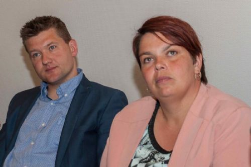 Generalforsamling 2019 - 05- Bestyrelsesmedlemmerne Jens Thaysen og Lene Black Sinkjær lytter intenst