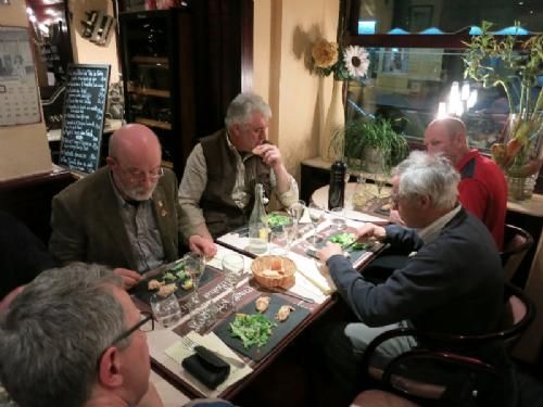 Kødtur - Velkomstmiddag og præsentationsrunde, på en fantastisk restaurant lidt fra vores hotel i limoges.